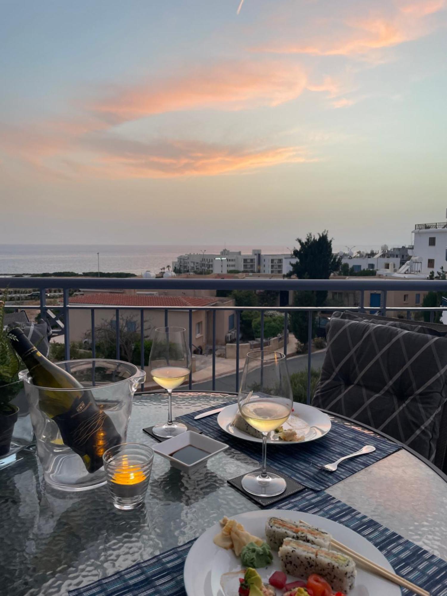 Direct Sea View & Quality Bed - Kings Palace 1 Bed Paphos Exteriör bild